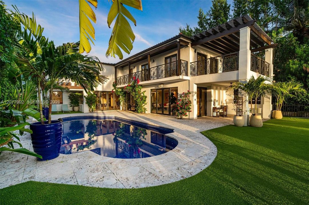 En Venta: $10,360,000 (5 camas, 4 baños, 4962 Pies cuadrados)