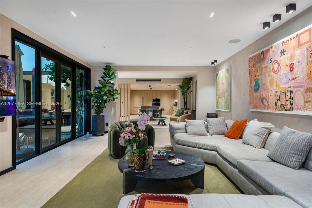 En Venta: $10,360,000 (5 camas, 4 baños, 4962 Pies cuadrados)
