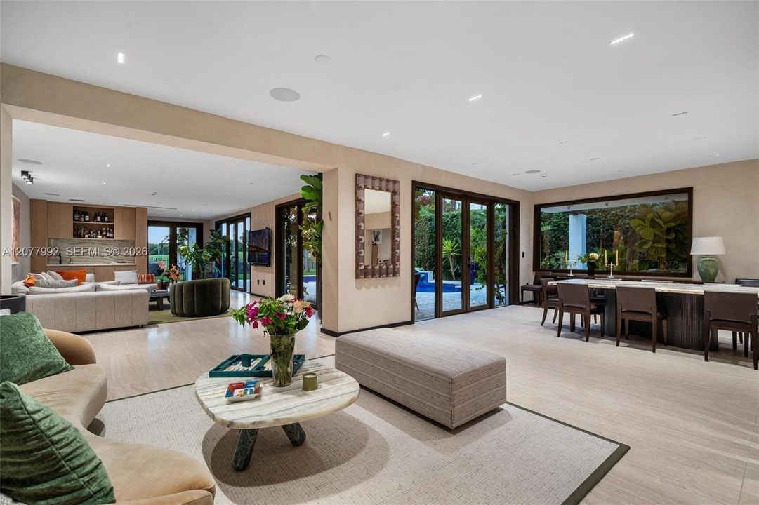 En Venta: $10,360,000 (5 camas, 4 baños, 4962 Pies cuadrados)