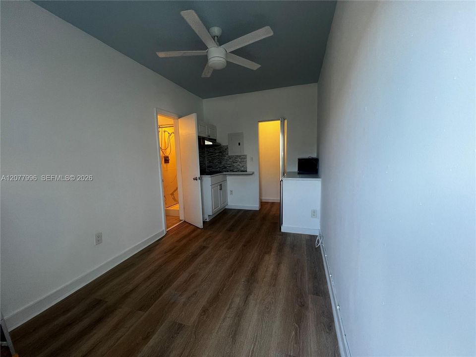 For Rent: $1,425 (0 beds, 1 baths, 200 Square Feet)