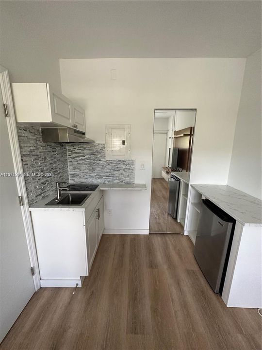 For Rent: $1,425 (0 beds, 1 baths, 200 Square Feet)