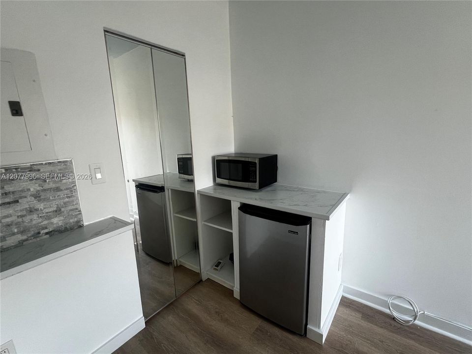 For Rent: $1,425 (0 beds, 1 baths, 200 Square Feet)