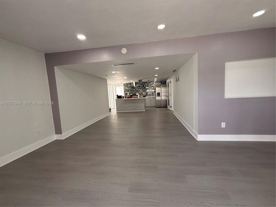 For Rent: $3,200 (3 beds, 1 baths, 2225 Square Feet)