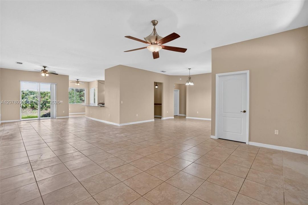 For Sale: $625,000 (4 beds, 3 baths, 2578 Square Feet)