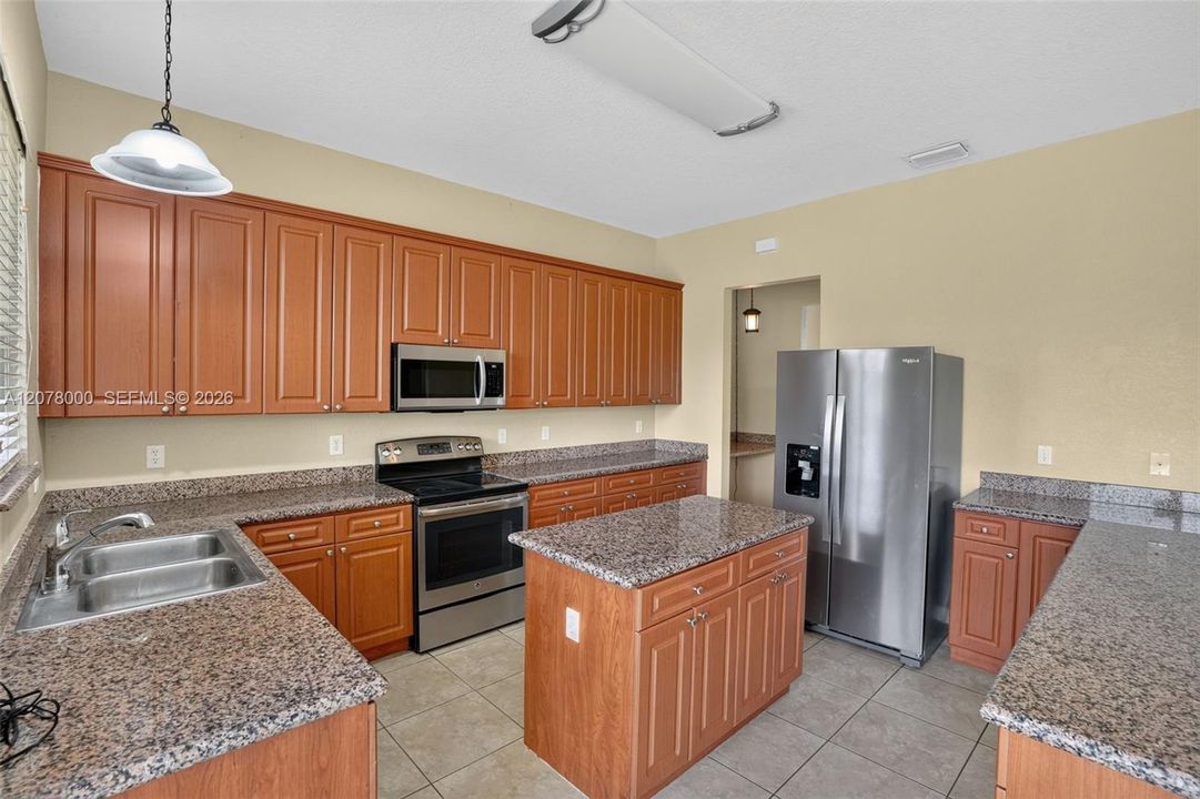 For Sale: $625,000 (4 beds, 3 baths, 2578 Square Feet)