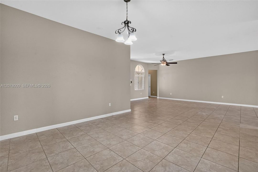For Sale: $625,000 (4 beds, 3 baths, 2578 Square Feet)