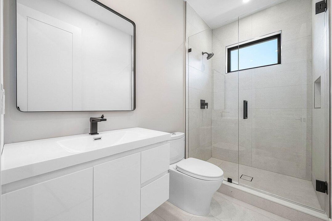 046-451Northwest7thAvenue