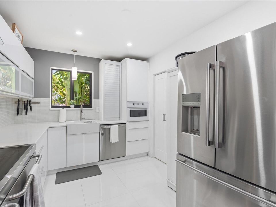 25-Kitchen