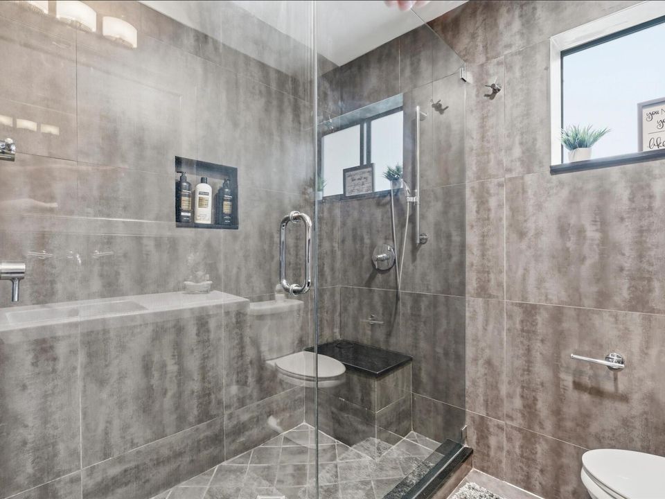 33-Bathroom