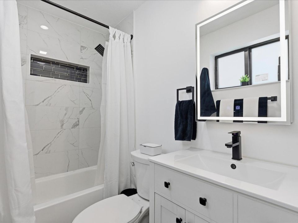 35-Bathroom