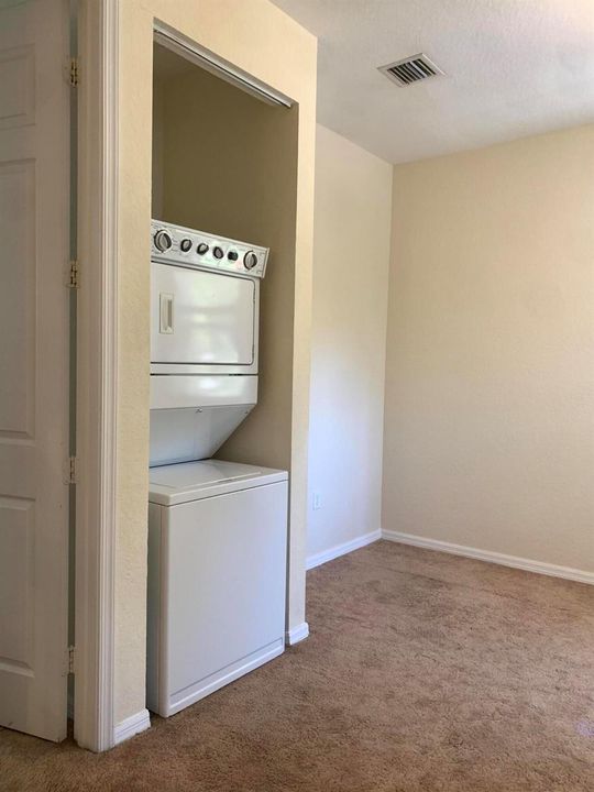 2nd Floor Laundry in Den