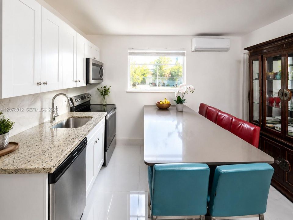 For Sale: $2,200,000 (3 beds, 2 baths, 3440 Square Feet)
