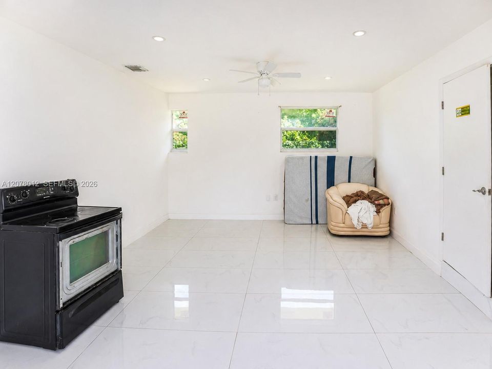 For Sale: $2,200,000 (3 beds, 2 baths, 3440 Square Feet)
