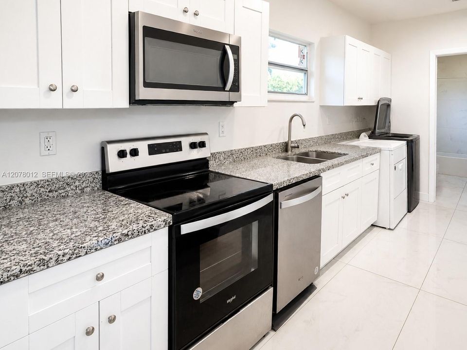 For Sale: $2,200,000 (3 beds, 2 baths, 3440 Square Feet)