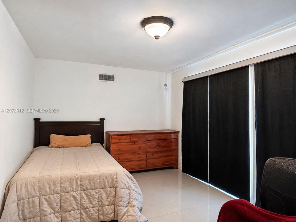 For Sale: $2,200,000 (3 beds, 2 baths, 3440 Square Feet)