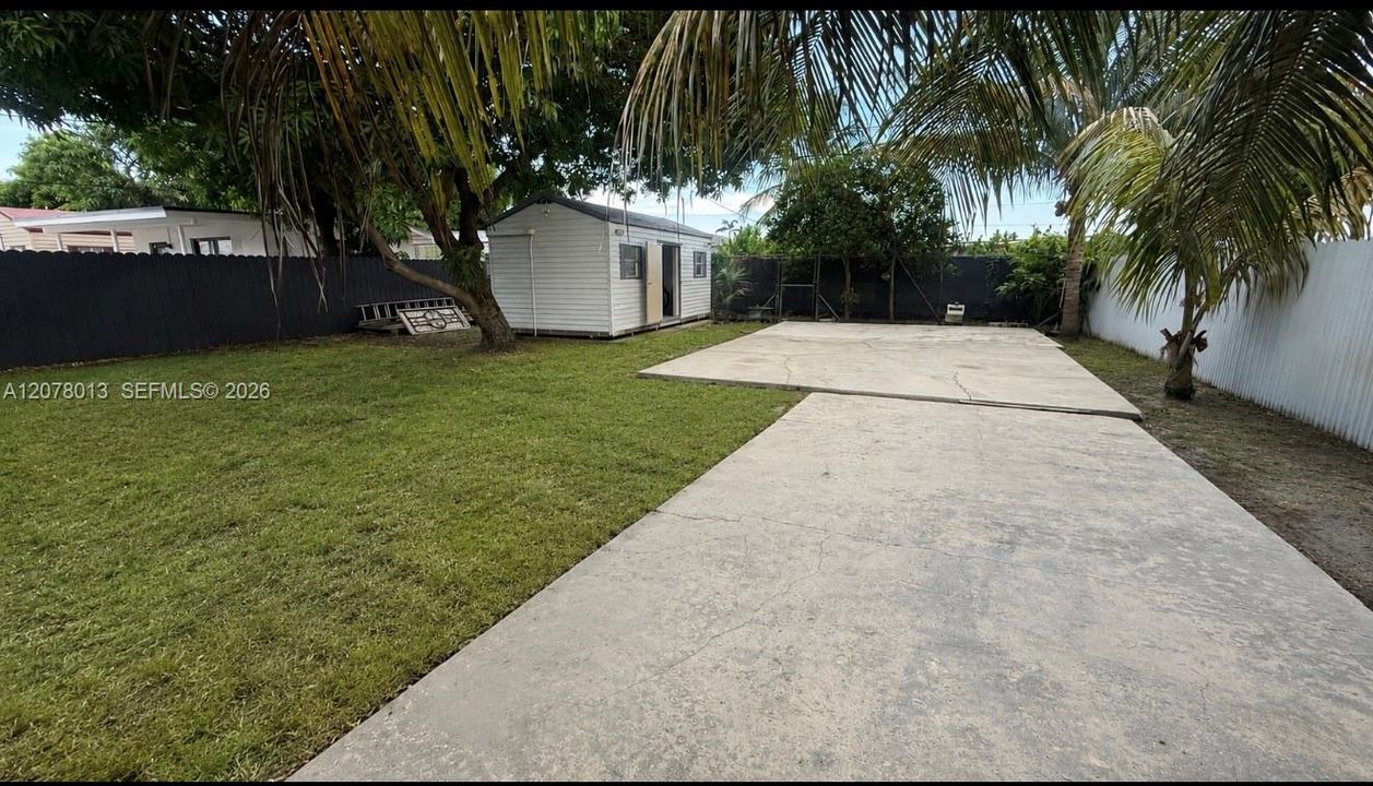 For Rent: $3,200 (3 beds, 2 baths, 1350 Square Feet)