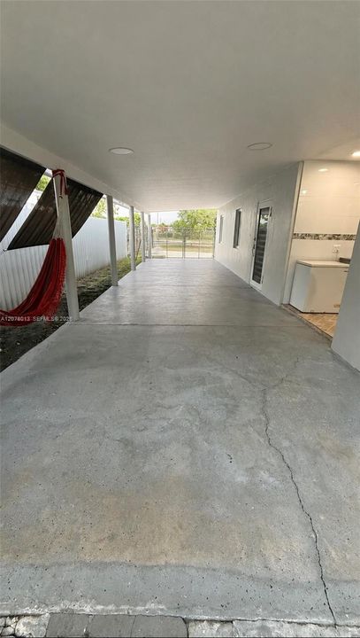For Rent: $3,200 (3 beds, 2 baths, 1350 Square Feet)