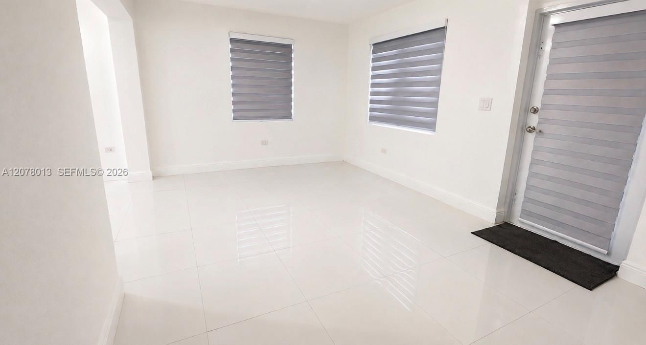 For Rent: $3,200 (3 beds, 2 baths, 1350 Square Feet)