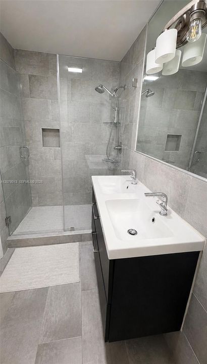 For Rent: $3,200 (3 beds, 2 baths, 1350 Square Feet)