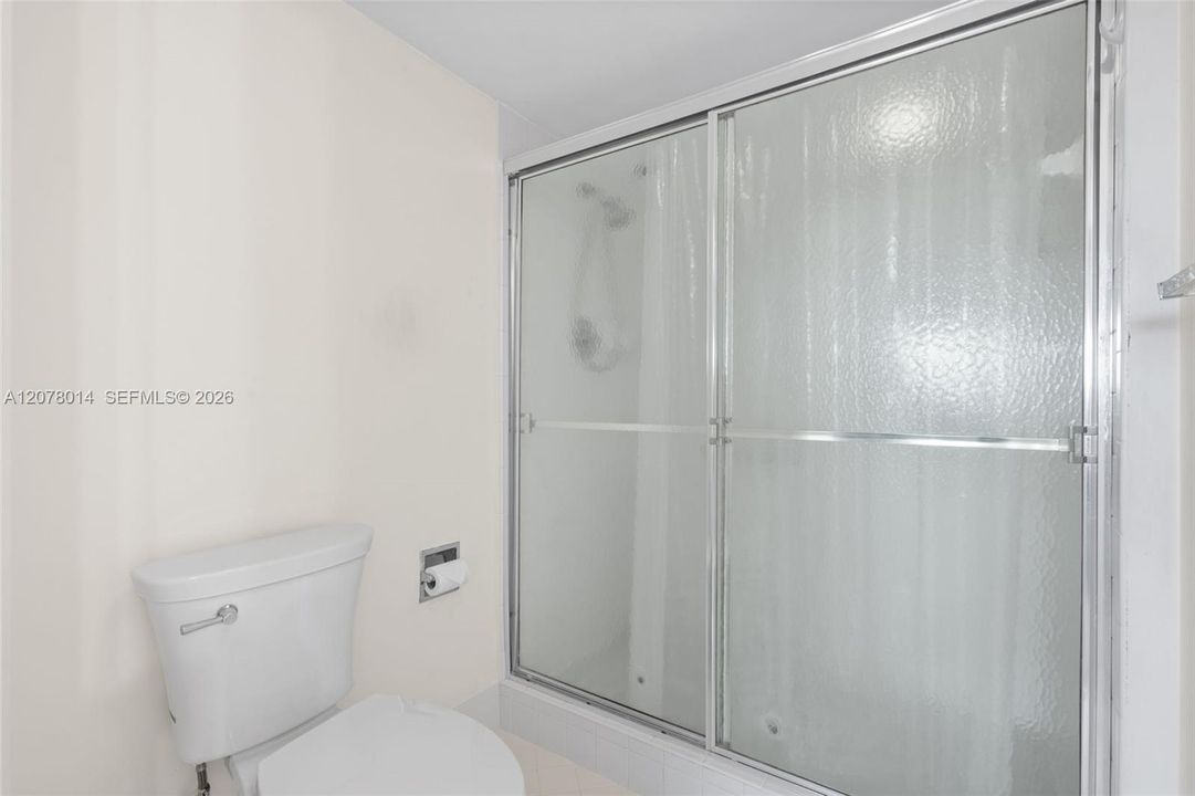 En Venta: $187,000 (2 camas, 2 baños, 1137 Pies cuadrados)