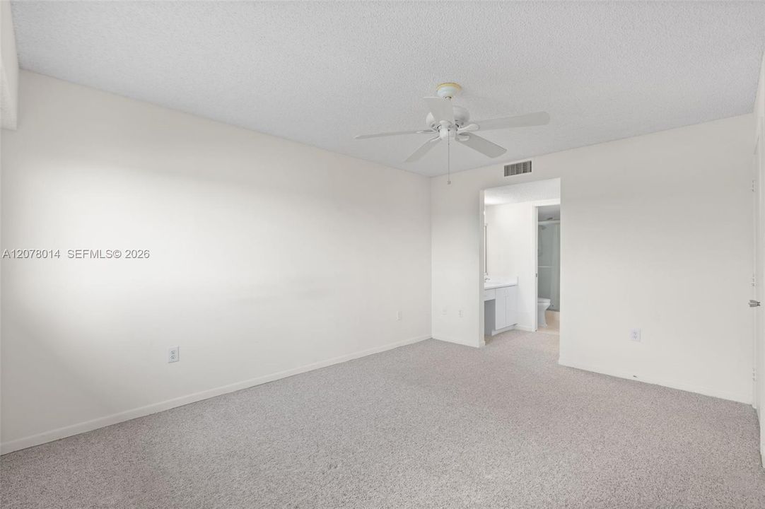 En Venta: $187,000 (2 camas, 2 baños, 1137 Pies cuadrados)