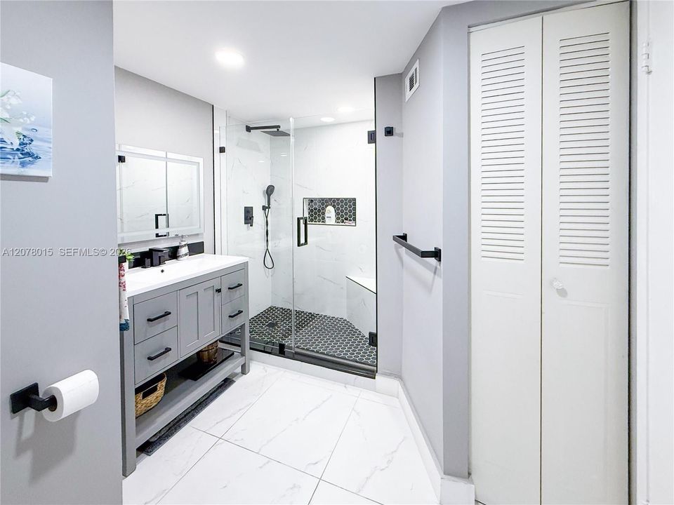 For Sale: $235,000 (2 beds, 2 baths, 1140 Square Feet)