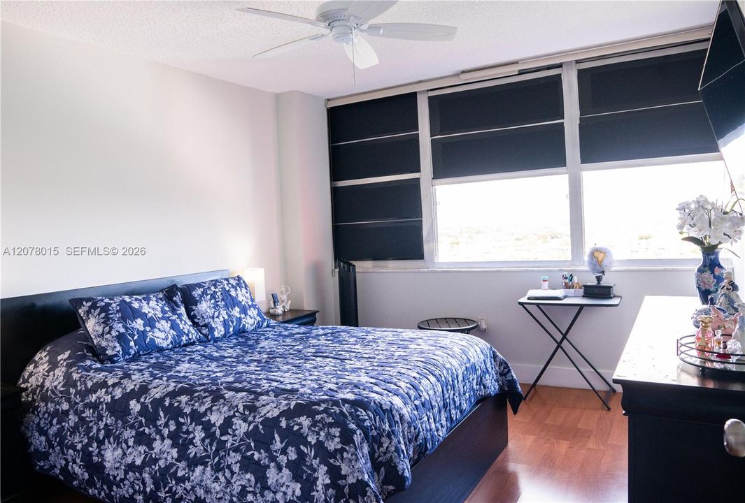 For Sale: $235,000 (2 beds, 2 baths, 1140 Square Feet)