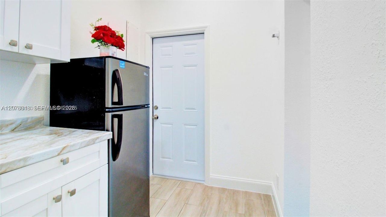 For Rent: $1,500 (1 beds, 1 baths, 1634 Square Feet)
