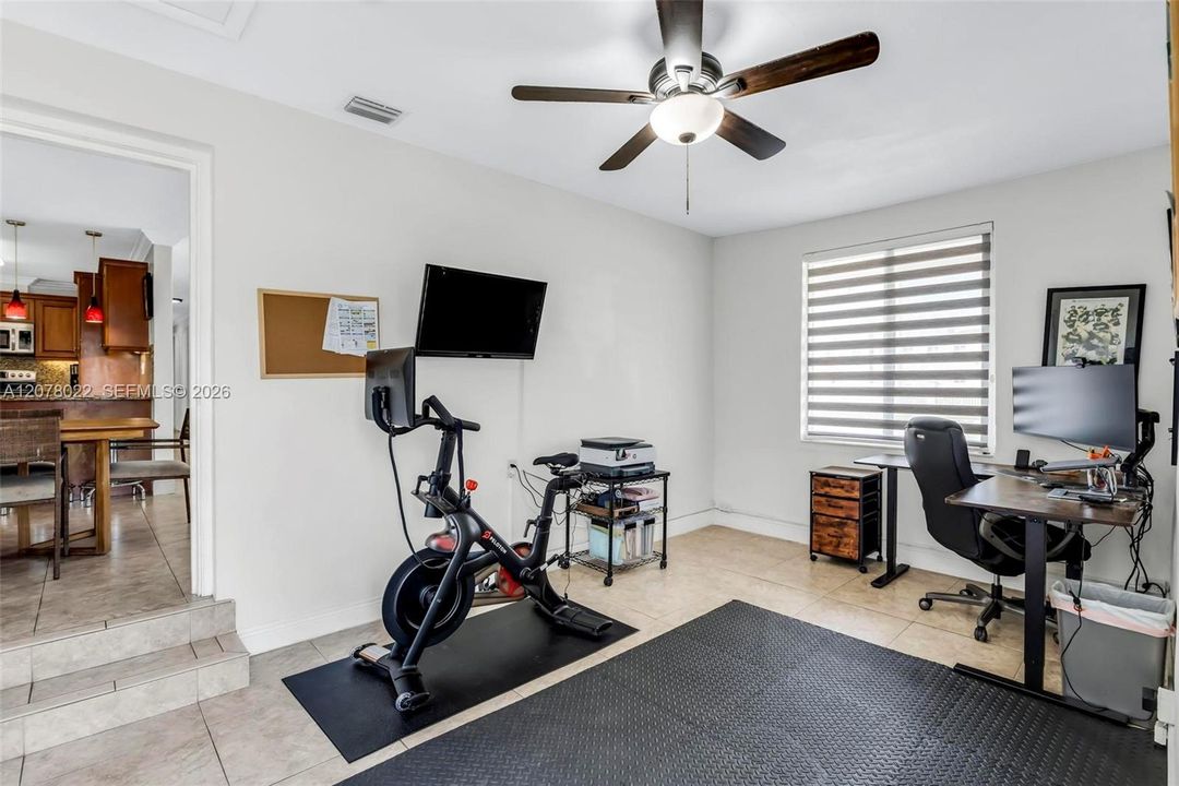 For Sale: $949,000 (3 beds, 2 baths, 1699 Square Feet)