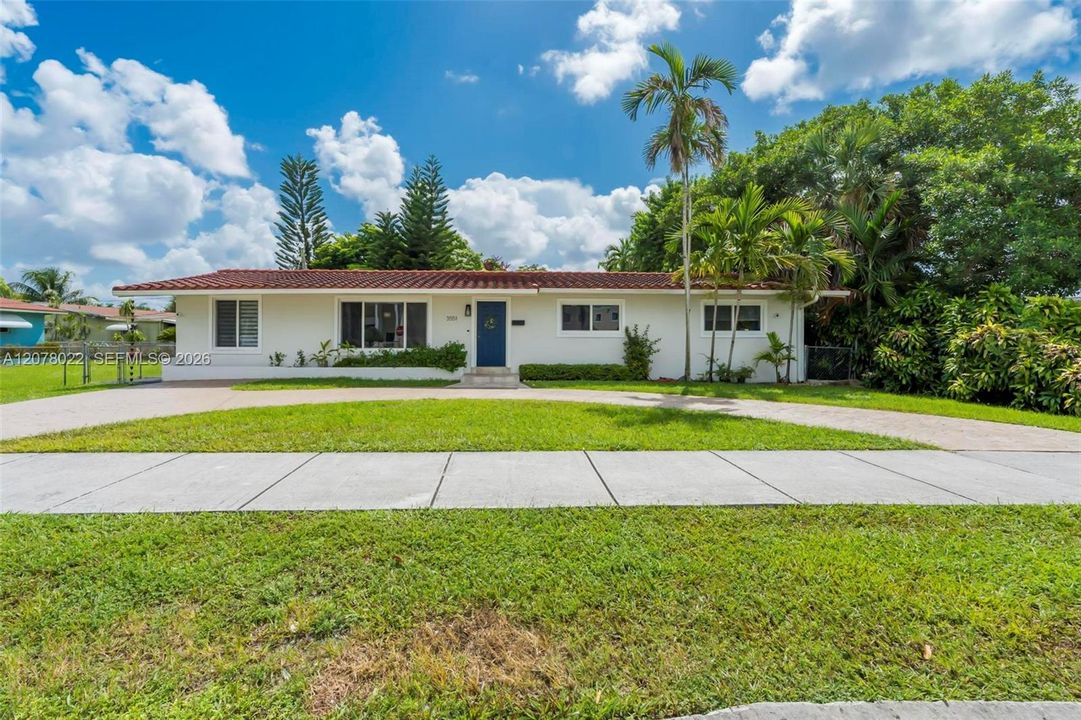 For Sale: $949,000 (3 beds, 2 baths, 1699 Square Feet)