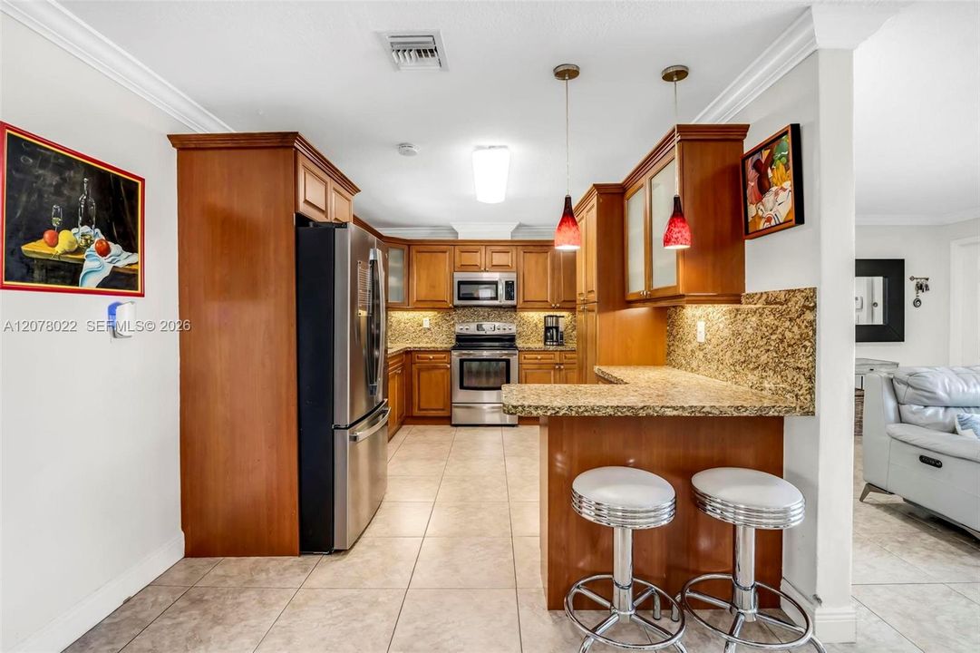 For Sale: $949,000 (3 beds, 2 baths, 1699 Square Feet)