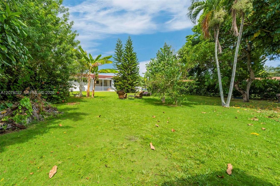 For Sale: $949,000 (3 beds, 2 baths, 1699 Square Feet)