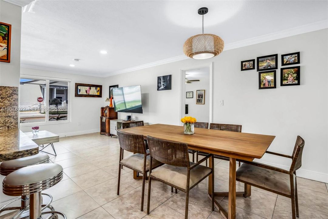 For Sale: $949,000 (3 beds, 2 baths, 1699 Square Feet)