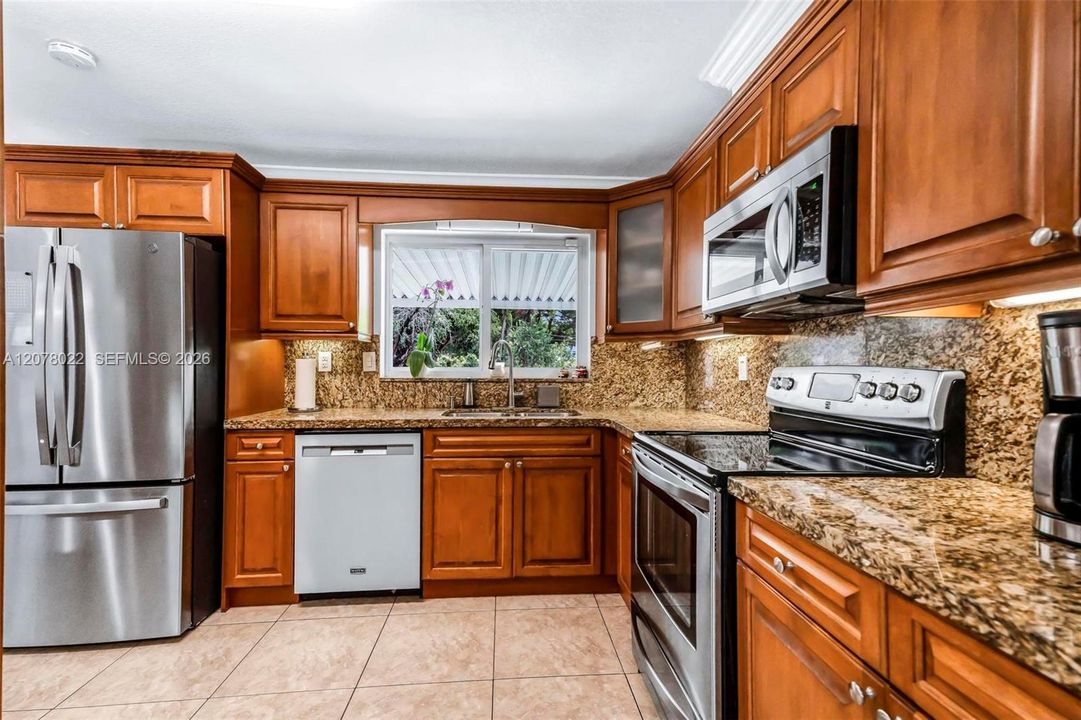 For Sale: $949,000 (3 beds, 2 baths, 1699 Square Feet)