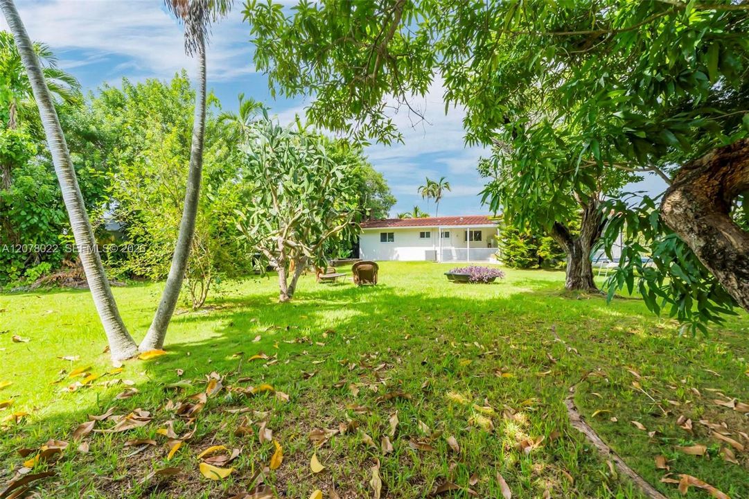 For Sale: $949,000 (3 beds, 2 baths, 1699 Square Feet)