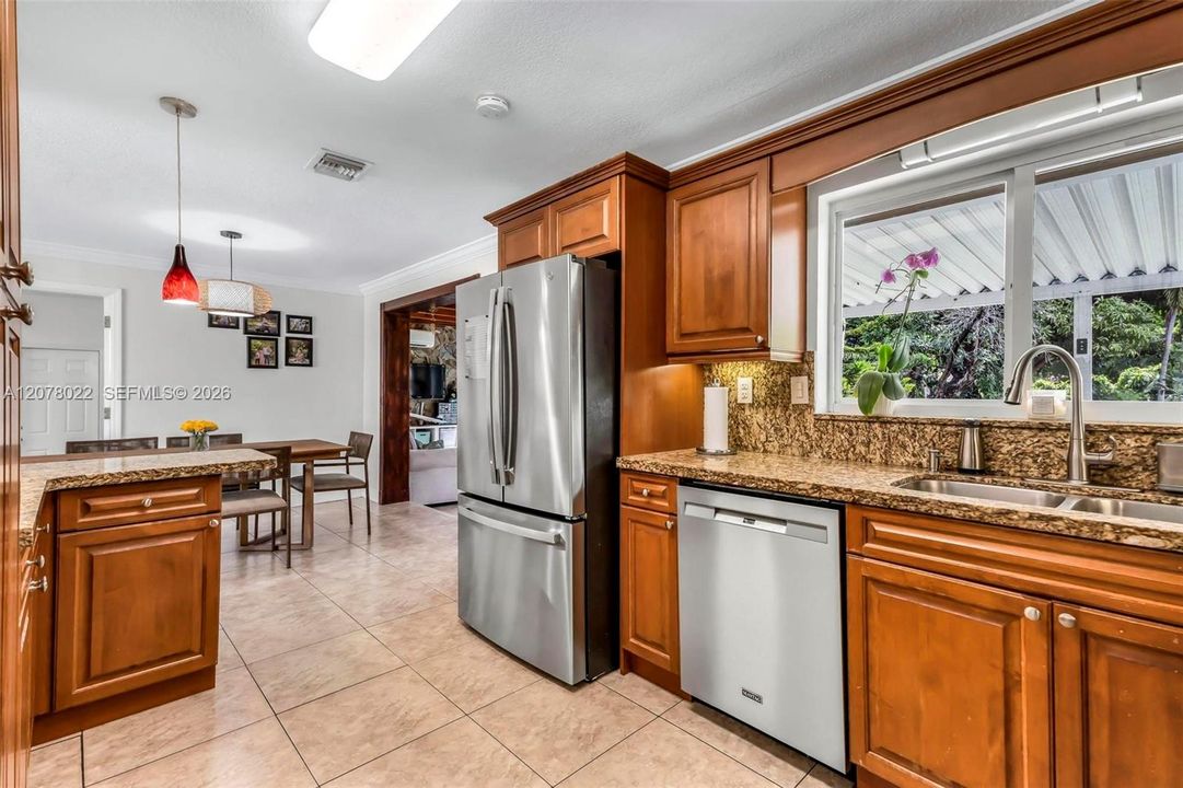 For Sale: $949,000 (3 beds, 2 baths, 1699 Square Feet)
