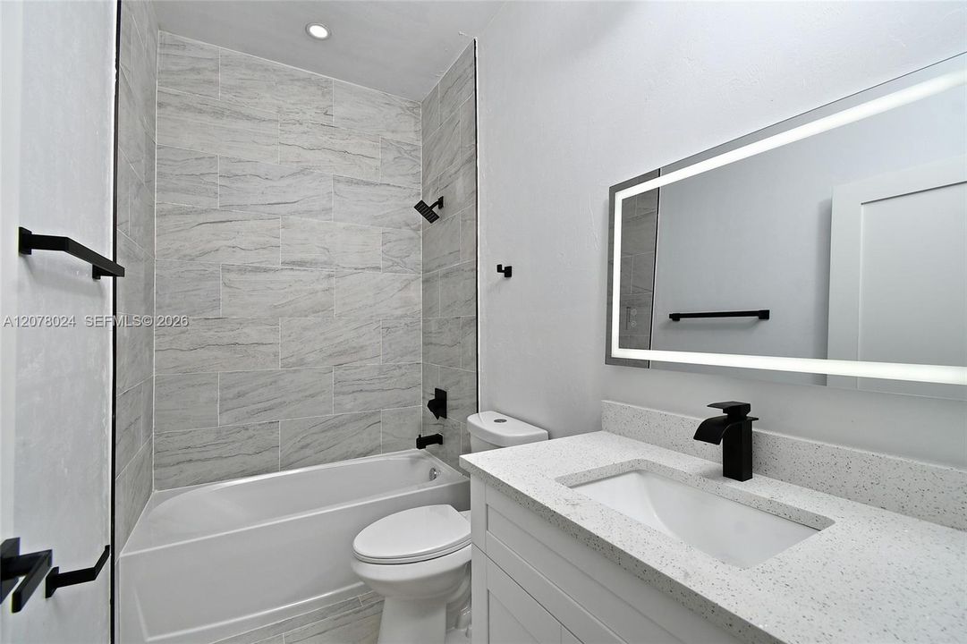 En Venta: $319,900 (3 camas, 2 baños, 0 Pies cuadrados)