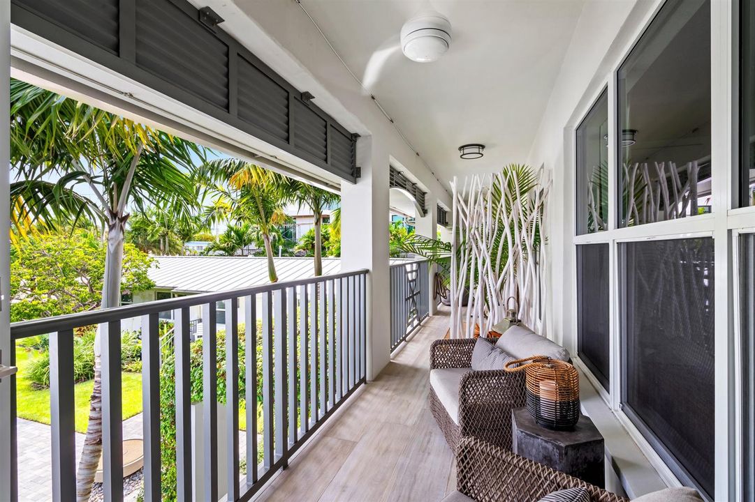 BALCONY_SEATING_ANGLE_DT