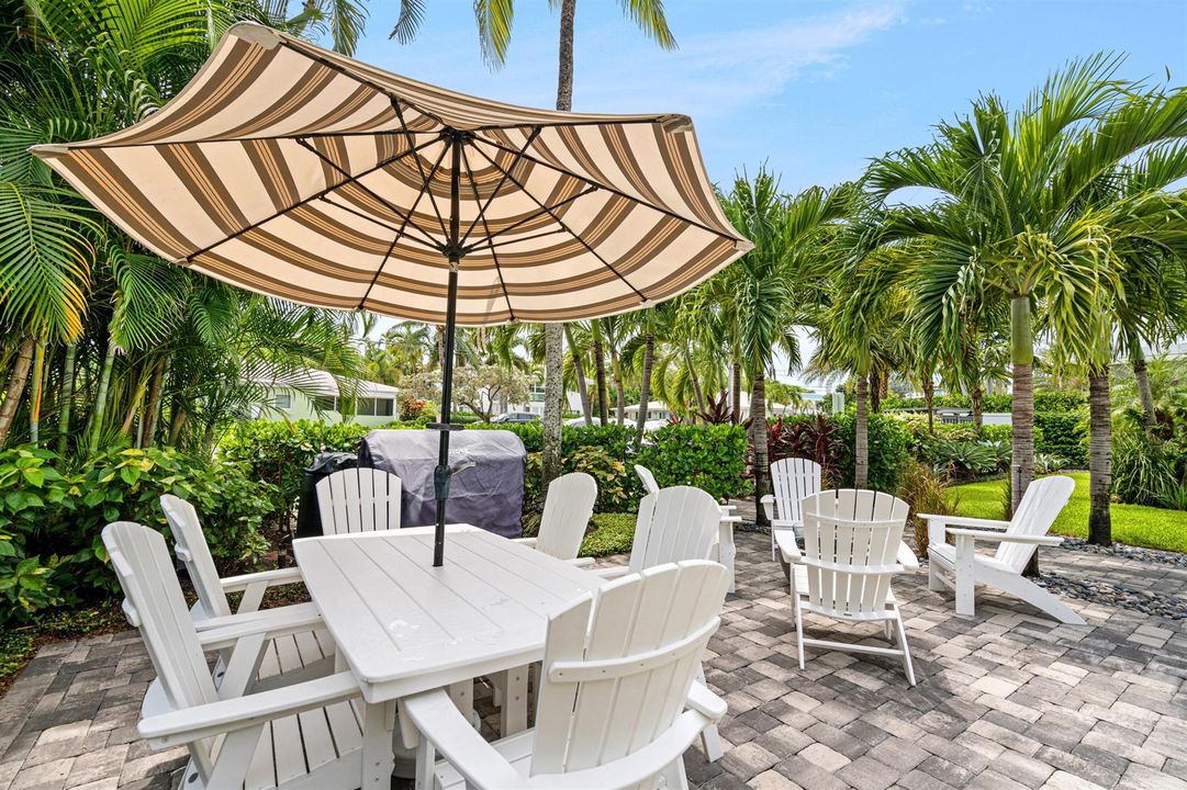 PATIO_LOOKING_OUT_DT