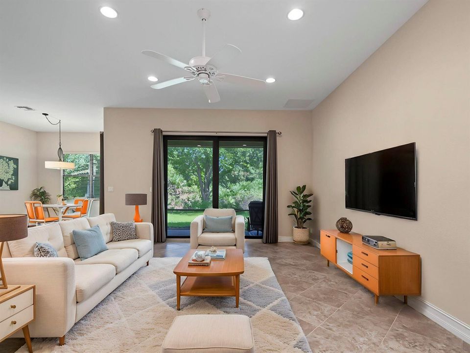 5 - Living Room - Standard - 1