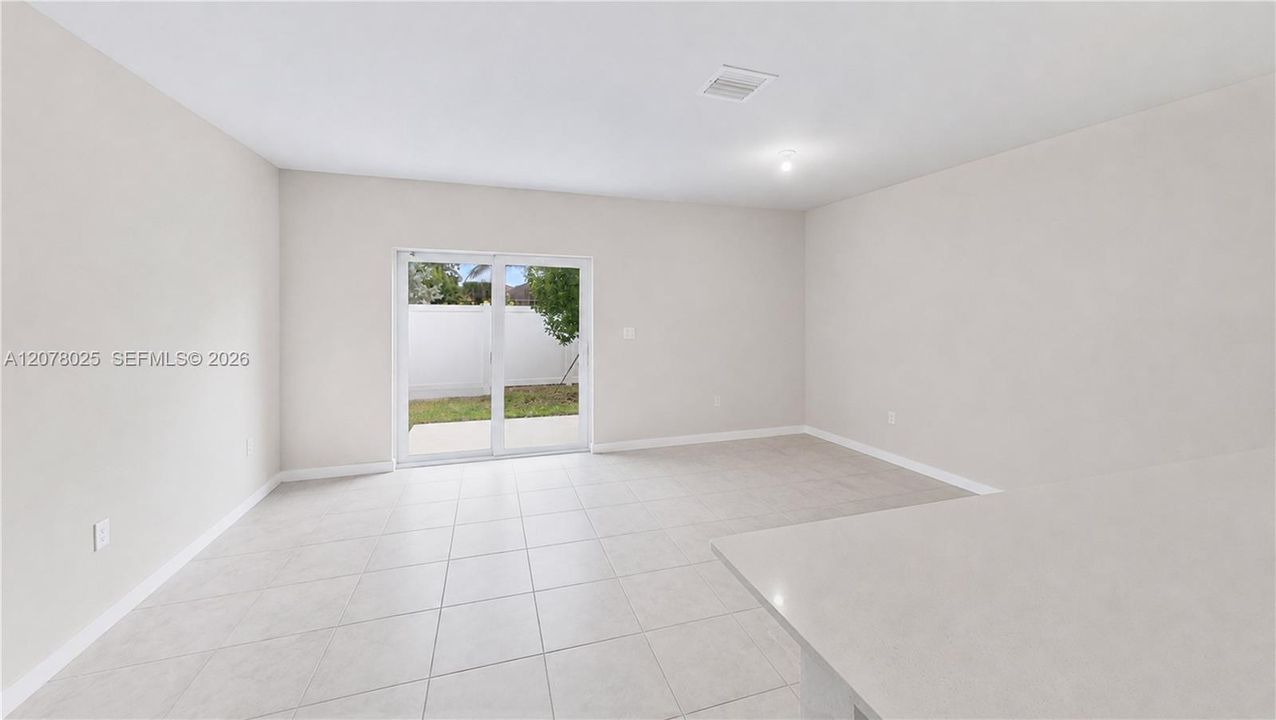 For Sale: $340,000 (3 beds, 3 baths, 1425 Square Feet)