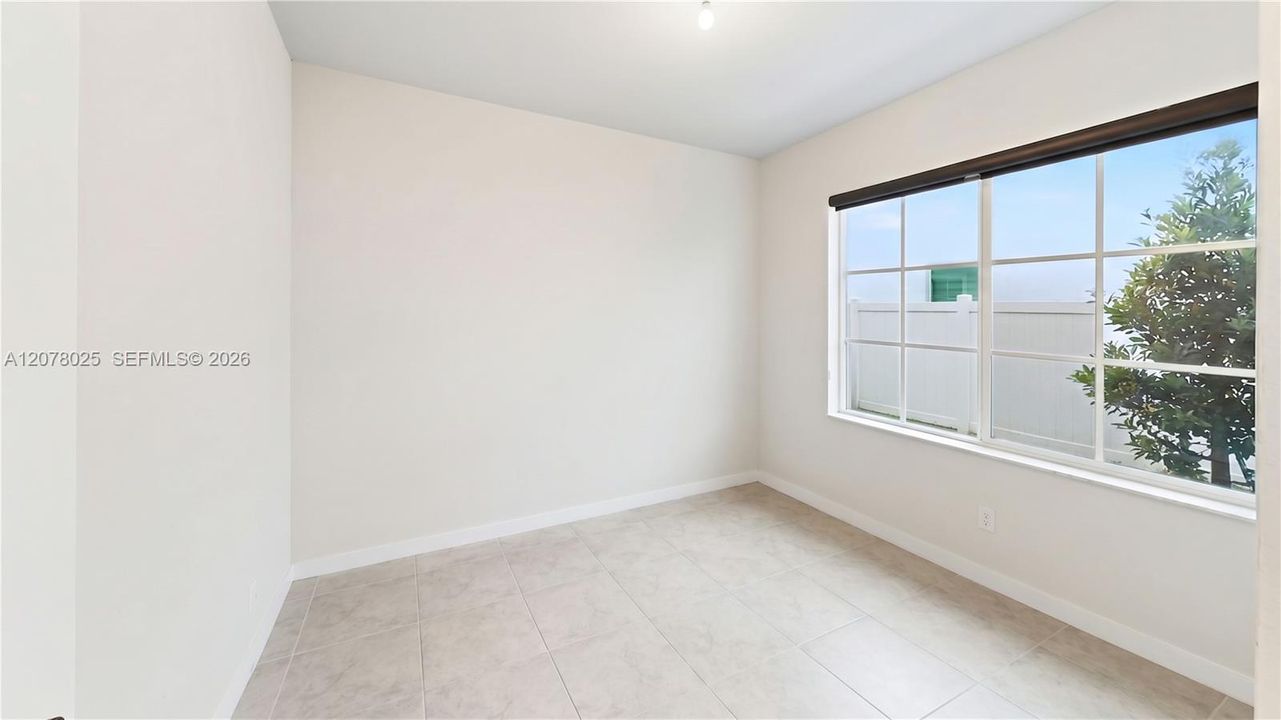 For Sale: $340,000 (3 beds, 3 baths, 1425 Square Feet)