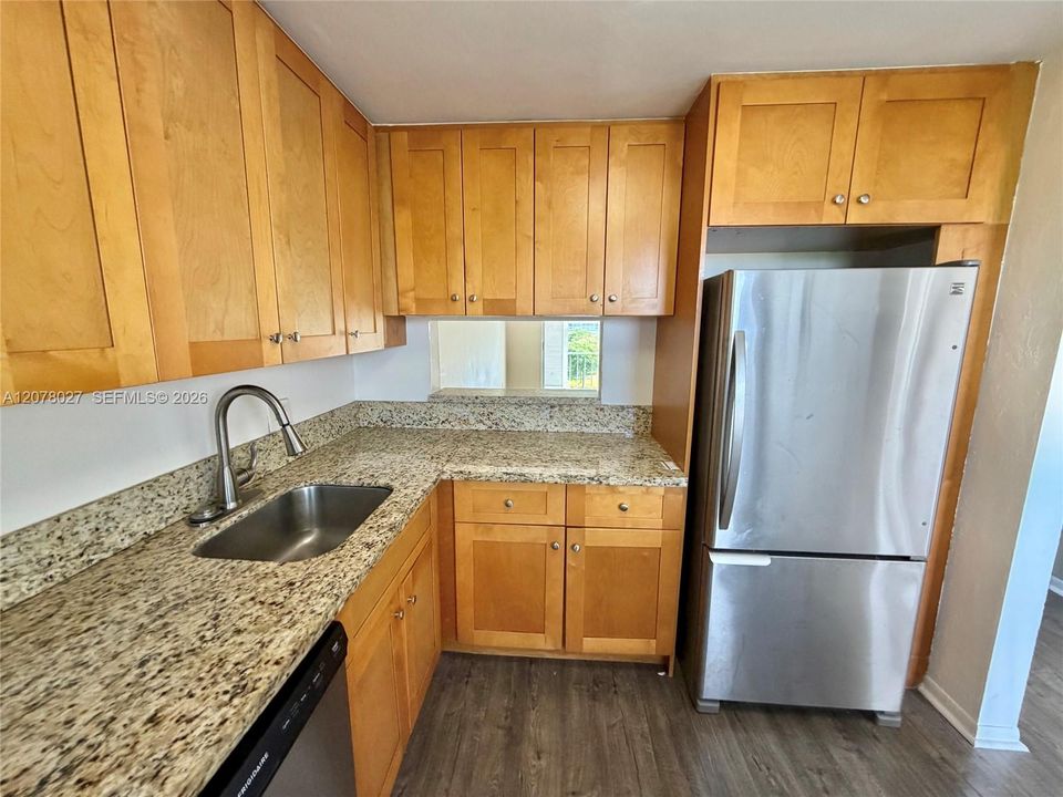 For Rent: $1,500 (1 beds, 1 baths, 775 Square Feet)