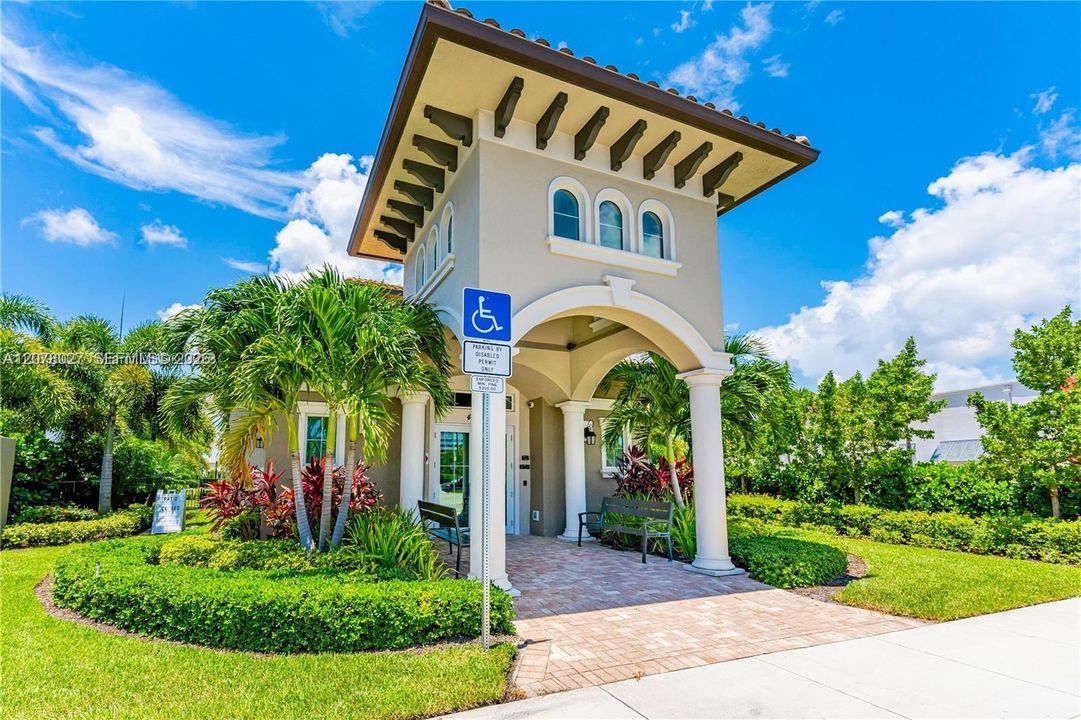 For Rent: $1,500 (1 beds, 1 baths, 775 Square Feet)