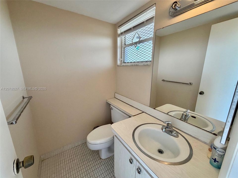 For Rent: $1,500 (1 beds, 1 baths, 775 Square Feet)