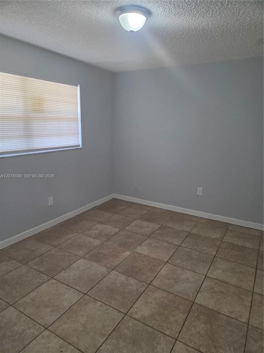 For Rent: $2,000 (2 beds, 2 baths, 931 Square Feet)