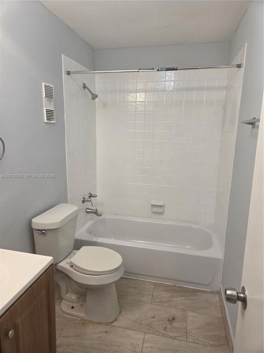 For Rent: $2,000 (2 beds, 2 baths, 931 Square Feet)