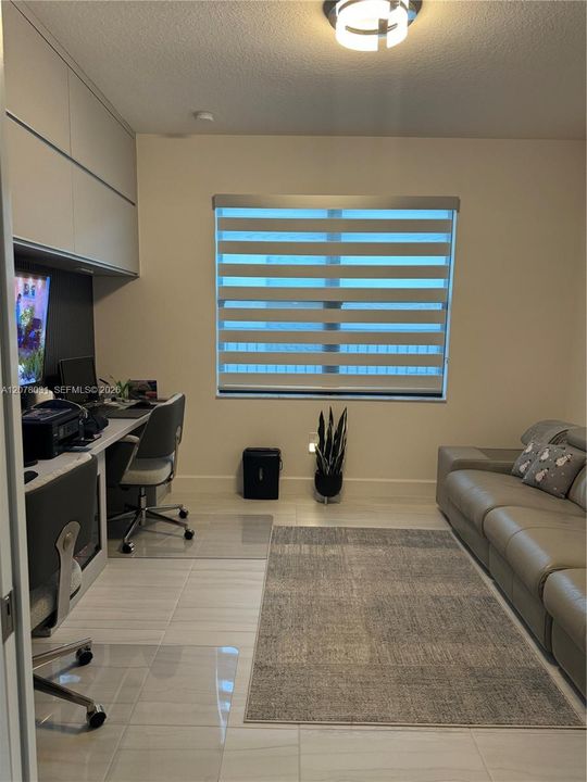 En Renta: $4,100 (3 camas, 2 baños, 1697 Pies cuadrados)