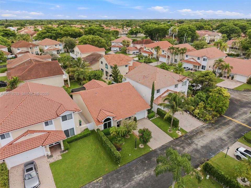 En Venta: $687,000 (3 camas, 2 baños, 1905 Pies cuadrados)