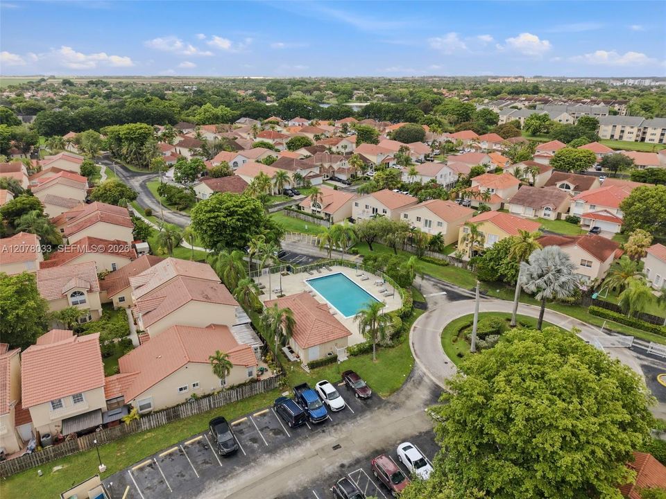 En Venta: $687,000 (3 camas, 2 baños, 1905 Pies cuadrados)